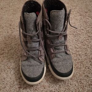 Sorel Women's Gray and Brown Lace-Up Boots